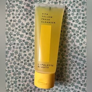 Vita yellow fresh cleanser